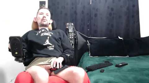 sophia_and_thomas free recording from 2025-12-15 00:12:00