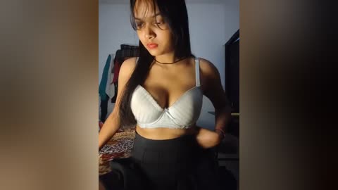 rayi_queen_2 free recording from 2025-12-14 00:27:00