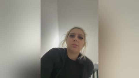 hotamanda01 free recording from 2025-12-15 00:12:00