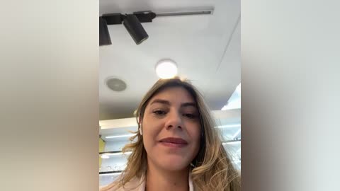 alicee16 free recording from 2025-12-17 00:27:00