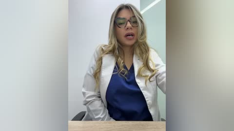 alicee16 free recording from 2025-12-17 00:27:00