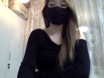 mia_8 free recording from 2025-12-15 00:12:00