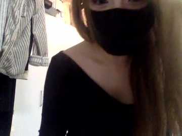 mia_8 free recording from 2025-12-15 00:12:00