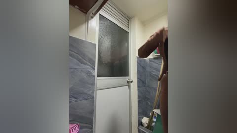 roouse free recording from 2025-12-14 00:38:00