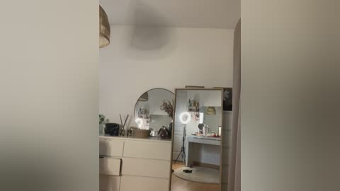 petite_minette30 free recording from 2026-02-12 00:50:00