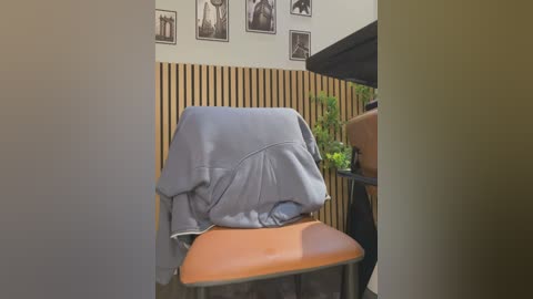 linh_2004 free recording from 2026-04-04 07:11:00